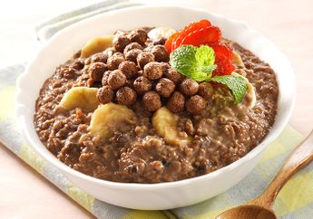 Sarapan dengan Bubur Havermut Cokelat Pisang Kismis Bikin Lancar Pencernaan