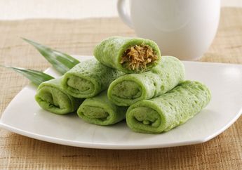 Kebayang Enggak, Gimana Nikmatnya Ngeteh Ditemani Dadar Gulung Yang Manis Ini?