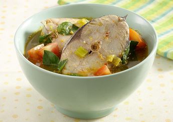 Cuaca Dingin Malam Ini Enaknya Makan Semangkuk Sup Ikan Tenggiri Segar
