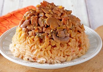 Sambut Tanggal Merah dengan Sepiring Nasi Tim Daging Segar untuk Sarapan
