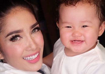 Sang Anak Makan dengan Berantakan, Begini Tanggapan Ussy Sulistiawaty