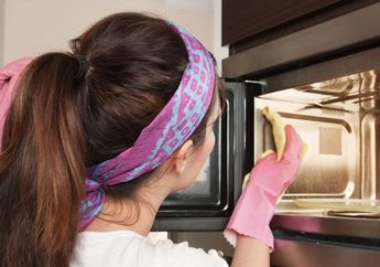 Jangan Biarkan Kotor! Begini Langkah Mudah Membersihkan Microwave Agar Tahan Lama