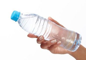 Air Dalam Kemasan Terkocok Sampai Berbuih, Masih Aman Diminum Tidak, Ya?