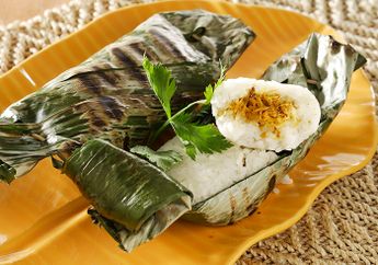 Siapa Menolak Disajikan Nasi Bakar Serundeng Ikan Ini Saat Buka Puasa