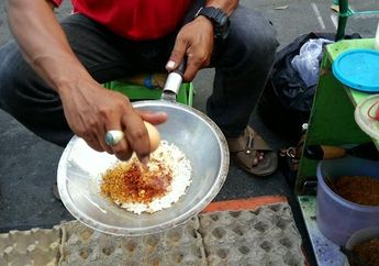 Mengenal Sejarah Kerak Telor, Makanan yang Tidak Sengaja Diciptakan Kawanan Anak Muda Betawi Menteng