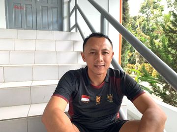 Pelatih Timnas Voli Putri, Alim Suseno yang ditemui usai latihan persiapan menuju Sea Games Kamboja 2023, di kawasan Sentul, Jawa Barat, Kamis (13/04/2023).