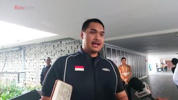 Menteri Pemuda dan Olahraga (Menpora) Dito Ariotedjo saat memberi keterangan kepada awak media di Istora Senayan, Jakarta, Jumat (7/6/2024).