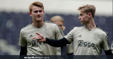 Matthijs de Ligt dan Frenkie de Jong saat masih berseragam Ajax Amsterdam.