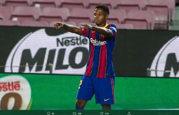 Wonderkid Barcelona, Ansu Fati, merayakan gol ke gawang Villarreal dalam laga pekan perdana Liga Spanyol 2020-2021, Senin (28/9/2020) dini hari WIB.