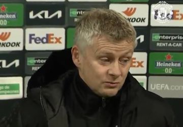 Ekspresi pelatih Manchester United, Ole Gunnar Solskjaer, seusai laga leg pertama babak 32 besar Liga Europa kontra Real Sociedad di Juventus Stadium, Kamis (18/2/2021).