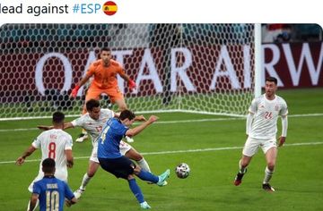 Striker timnas Italia, Federico Chiesa, mencetak gol ke gawang timnas Spanyol dalam laga semifinal EURO 2020 di Stadion Wembley, Selasa (6/7/2021).