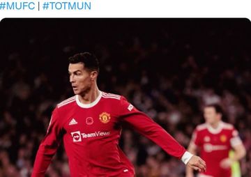 Megabintang Manchester United, Cristiano Ronaldo, beraksi dalam laga Liga Inggris kontra Tottenham Hotspur di Tottenham Hotspur Stadium, Sabtu (30/10/2021).