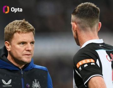 Ekspresi pelatih Newcastle United, Eddie Howe, dalam laga Liga Inggris kontra Norwich City di Stadion St. James' Park, Selasa (30/11/2021).
