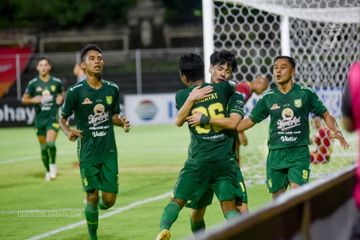 Persebaya Surabaya vs Bhayangkara FC pada laga pekan ke-20 Liga 1 2021-2022 di Stadion I Gusti Ngurah Rai, Denpasar, Bali, Selasa (18/1/2022)