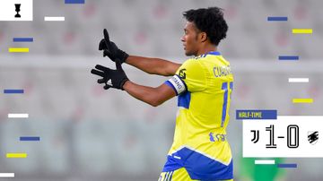 Pemain Juventus, Juan Cuadrado, merayakan gol yang ia cetak ke gawang Sampdoria pada laga Coppa Italia di Allianz Stadium, Selasa (18/1/2022).