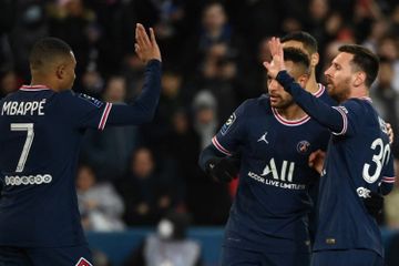 Trip PSG, Lionel Messi, Neymar, dan Kylian Mbappe, saat melawan Lorient di Parc des Princes, Minggu (3/3/2022).