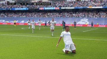 Pemain Real Madrid, Rodrygo, mencetak gol ke gawang Espanyol dalam laga pekan ke-34 Liga Spanyol 2021-2022 di Stadion Bernabeu, Sabtu (30/4/2022) malam WIB