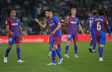 jordi-alba-barcelona-real-betis-20220508042833