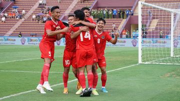 Penyerang timnas U-23 Indonesia, M Ridwan, melakukan selebrasi gol ke gawang Filipina