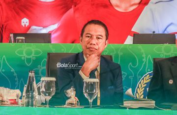 Sekretaris Jendral (Sekjen) PSSI, Yunus Nusi, sedang memberikan keterangan kepada awak media di Hotel Trans Lexury, Bandung, Jawa Barat, 30 Mei 2022.