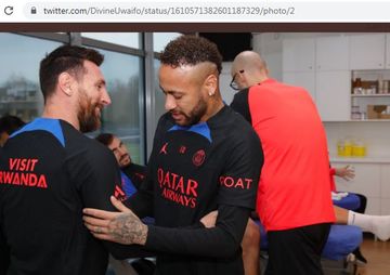 Lionel Messi mendapat sambutan hangat dari Neymar saat kembali ke PSG usai menjuarai Piala Dunia 2022