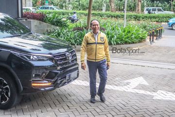 Menteri Pemuda dan Olahraga Republik Indonesia, Zainudin Amali, saat tiba di GBK Arena, Senayan, Jakarta, 19 Januari 2023.