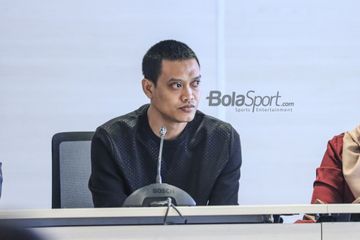 Legenda kiper timnas Indonesia, Kurnia Meiga, sedang memberikan keterangan kepada awak media di Menara Danareksa, Gambir, Jakarta Pusat, Rabu (5/7/2023) siang.