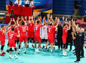 Selebrasi pemain timnas voli putra Bahrain usai memenangi laga pertama pul F AVC Challenge Cup 2023, Minggu (9/7/2023)