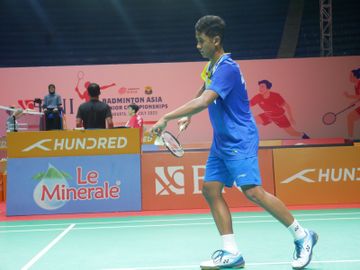 Tunggal putra Indonesia, Alwi Farhan usai menyumbang angka kedua bagi Indonesia atas Thailand pada semifinal beregu Kejuaraan Asia Junior 2023 di GOR Among Raga, Yogyakarta, Senin (10/7/2023)