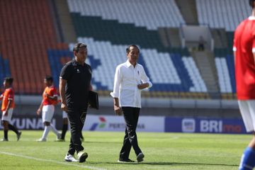 Presiden Joko Widodo kunjungi seleksi timnas U-17 Indonesia sekaligus mengecek kesiapan Stadion Si Jalak Harupat, Soreang, Bandung Jawa Barat, Rabu (12/7/2023).