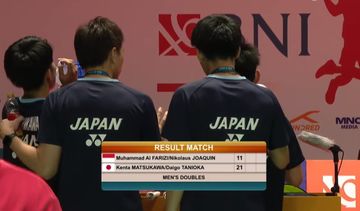 Ganda putra Indonesia, Daigo Tanioka saat berpasangan dengan Kenta Matsukawa pada event beregu Kejuaraan Asia Junior 2023 di GOR Among Raga, Yogyakarta, Selasa (11/7/2023).