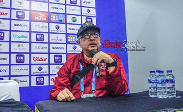 Dokter Medical Officer Stadion Indomilk Arena, Dokter David Setiawan, sedang memberikan keterangan keterangan kepada awak media di Media Center Stadion Indomilk Arena, Tangerang, Banten, Sabtu (30/9/2023).