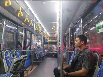 Penumpang Transjakarta Danu yang akan menuju Jakarta International Stadium (JIS), Sabtu (11/11/2023).