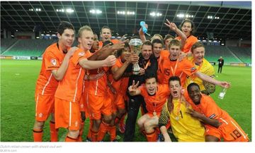 Thom Haye, Sandy Walsh, dan Nathan Ake saat memperkuat timnas U-17 Belanda.