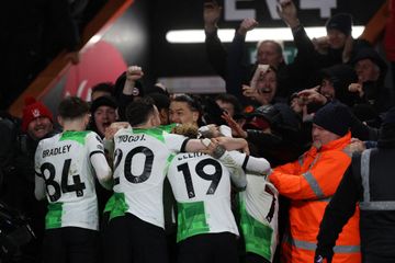 Awak Liverpool merayakan gol ke gawang Bournemouth dalam duel Liga Inggris di Vitality Stadium (21/1/2024). Liverpool kedinginan di puncak klasemen Premier League dengan unggul 5 angka sementara atas Man City.