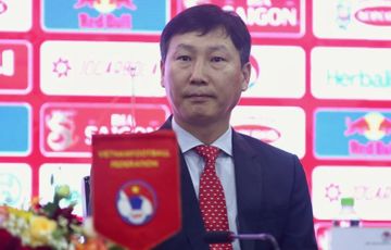 Federasi Sepak Bola Vietnam (VFF) resmi memperkenalkan pelatih asal Korea Selatan, Kim Sang-sik ke hadapan publik, Senin (6/5/2024).