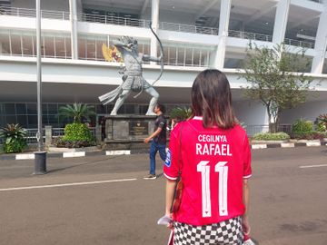 Suporter perempuan asal Depok Umi ini akui sebagai cegil-nya Rafael Struick.