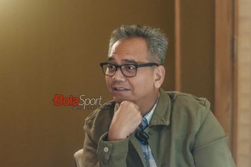 Pemilik Klub FCV Dender, Sihar Sitorus, saat wawancara eksklusif bersama BolaSport.com dan Kompas.com di Kawasan Senayan, Jakarta, Sabtu (9/7/2024).