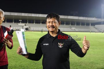 Pelatih timnas U-20 Indonesia, Indra Sjafri, sedang memberikan keterangan kepada awak media di Stadion Madya, Senayan, Jakarta, Minggu (22/9/2024).