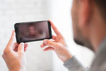 Sebar Video hingga Ratusan Foto Syur Mantan Pacar, Pria Ini ...