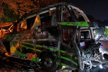 Jeritan Siswa SMK Lingga Kencana Depok, Ucap Takbir Sebelum Bus Terbalik di  Subang, Kendaraan Oleng Setelah 5 Menit Jalan - Semua Halaman - Pop.Grid.ID