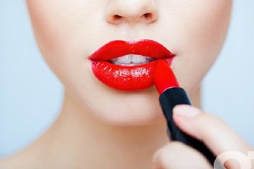 4 Rekomendasi Lipstik Glossy Murah Agar Tampilan Lebih Menawan Semua Halaman Stylo