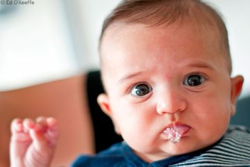 Waspada! Bayi Sering Tersedak Air Liur Bisa Jadi Tanda Adanya Masalah Kesehatan