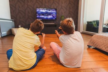 Anak yang kecanduan video game sama efeknya ketika anak kecanduan narkoba dan alkohol.