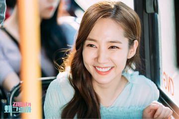 7 Inspirasi Gaya Rambut Ala Aktris Korea Di K Drama Terbaru 2018 Semua Halaman Cewekbanget<script async src=