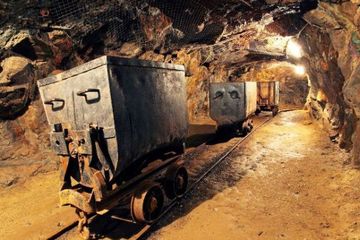 Dari Imigran Cina Hingga Freeport, Kisah Panjang Penambangan Emas di Indonesia