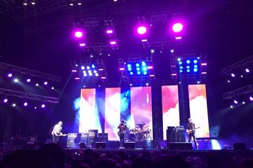 Lagu Indonesia Raya Jadi Pembuka Penampilan The Libertines Di Hodgepodge Superfest 2018 Semua Halaman Grid Id