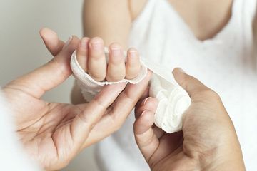 Tip Cepat Pertolongan Pertama Untuk 6 Kondisi Kecelakaan Pada Anak Semua Halaman Nakita