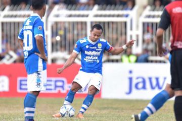 11 Pesepakbola Yang Pernah Membela Persija Jakarta Dan Persib Bandung Semua Halaman Hai