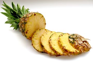 Awas! Terlalu Banyak Makan Nanas 6 Efek Samping Ini yang Dirasakan ...
